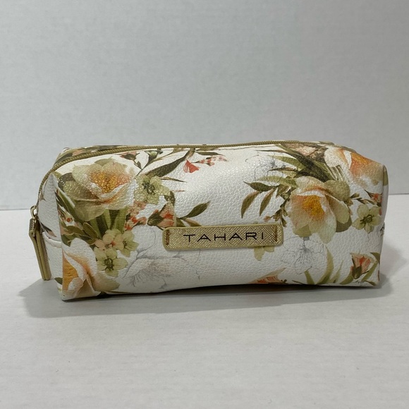 NWOT TAHARI cosmetic bag size 8”x5 1/2 inches - Picture 1 of 5